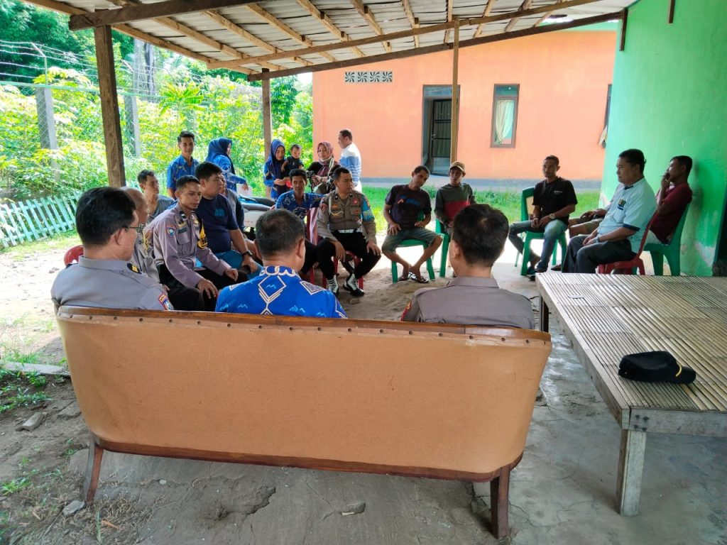 “Jumat Curhat” Polsek Bajeng Keterbukaan Polisi dan Masyarakat Wujudkn Kamtibnas Yang Aman dan Kondusif