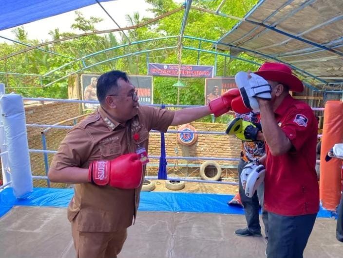 Dukung Beladiri Boxing/Tinju, Bupati Takalar Resmikan dan Saksikan Pertandingan Eksebisi Tinju dan Kickboxing