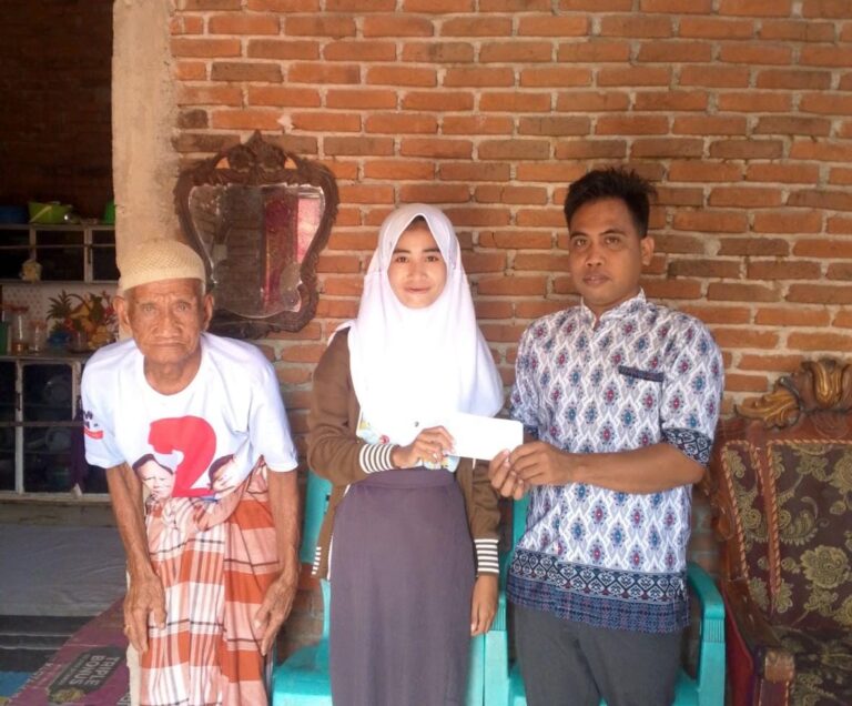 Komunitas Pelaut Pala’lakkang santuni anak Yatim dan Lansia