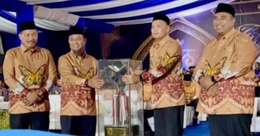 Wabup Takalar Serahkan Piala Bergilir pada Pembukaan MTQ XXXIV Sulsel di Maros