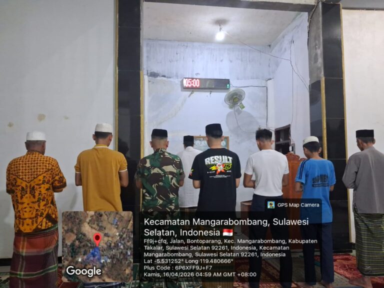 Shalat Subuh Berjamaah Media Komsos Babinsa Koramil 1426-05/Marbo Dengan Warganya