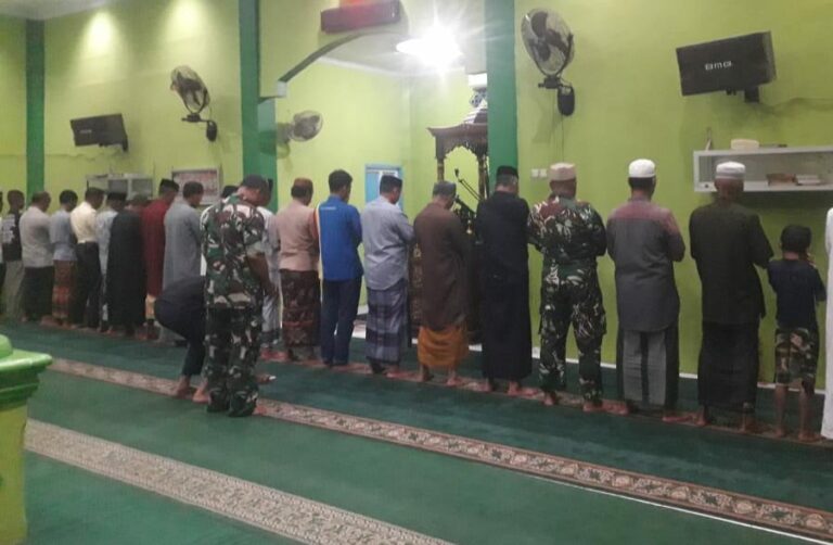 Bukan Apel Pagi, Tapi Takbir Pagi: Babinsa Koramil 1426-04/Galesong Gelar Subuh Keliling