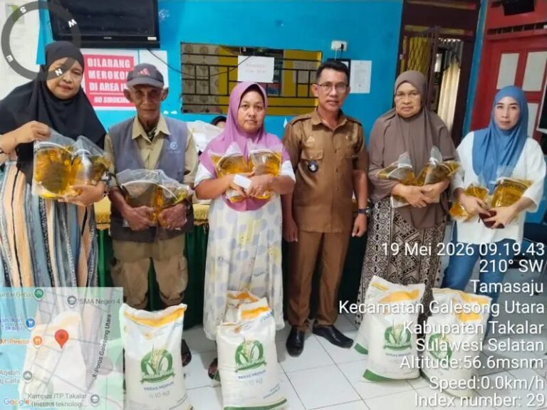Pemdes Tamasaju Kembali Salurkan Bantuan Sembako untuk Masyarakat Membutuhkan