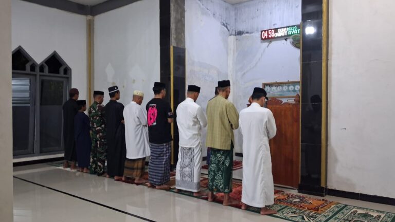 Koramil 1426-06/Mapsu Gelar Sholat Subuh Berjamaah Keliling, Pererat Silaturahmi Dengan Warga Binaan