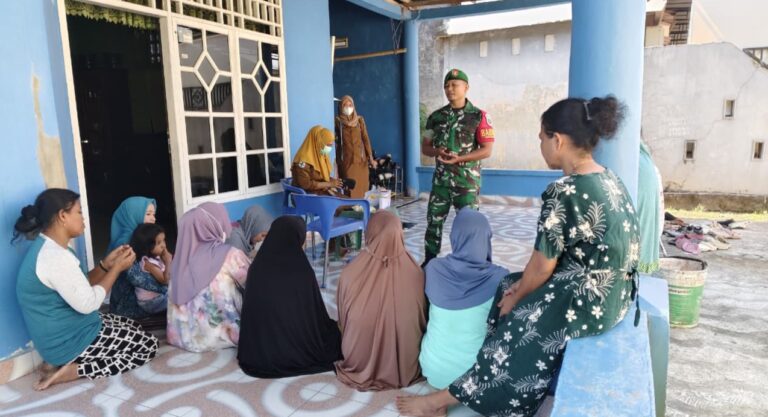 Babinsa Desa Kalukuang Dampingi Pemeriksaan Kesehatan Gratis untuk Masyarakat