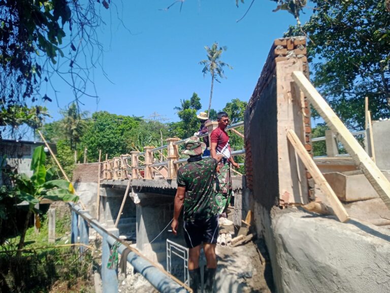 Jembatan Beton Kelurahan Bajeng Capai 80,14 Persen, TNI Terus Dampingi Pembangunan