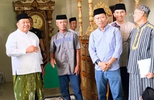 Safari Jumat di Palleko, Daeng Manye Bawa Bantuan Pompa Air dan Sembako
