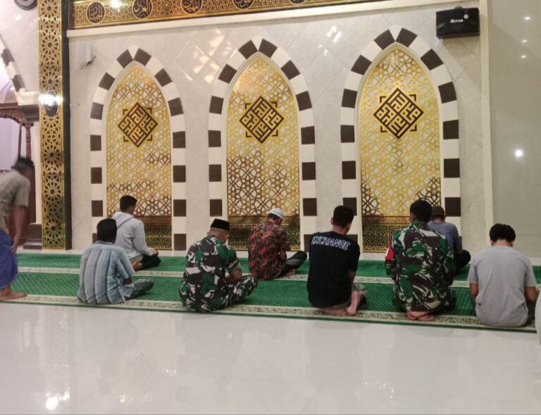 Koramil Galut Intensifkan Sholat Subuh Berjamaah Keliling, Pererat Silaturahmi dengan Masyarakat