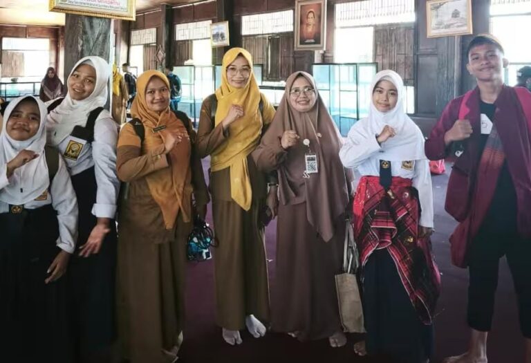 Harumkan Nama Takalar! Siswa SMPN 2 Mangarabombang Sabet Juara I Lomba Mendongeng