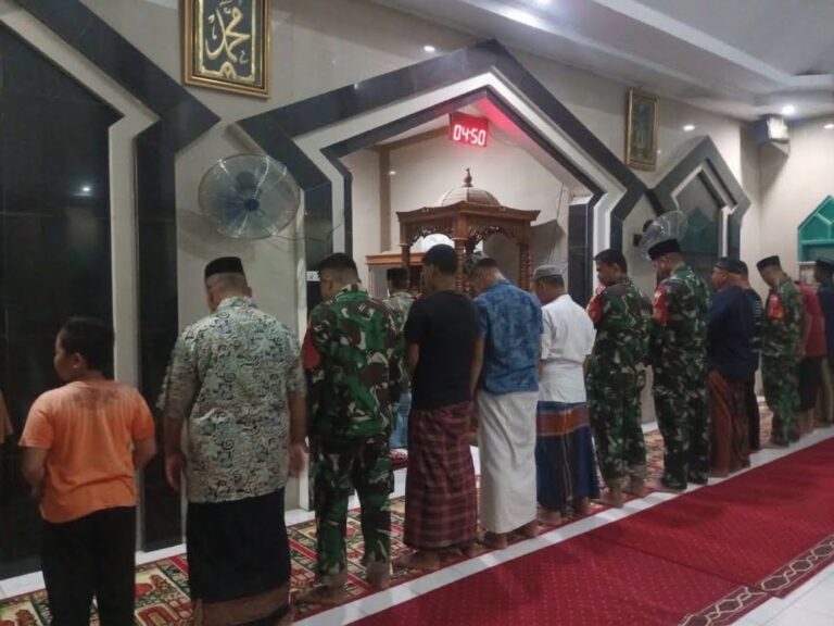 Koramil 1426-04/Galesong Sholat Subuh Berjamaah Keliling, Perkuat Silaturahmi dengan Warga