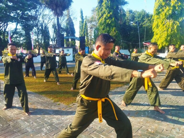 Tingkatkan Ketangkasan dan Mental Tempur, Kodim Takalar Intensifkan Latihan Pencak Silat Militer