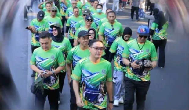 Wabup Hengky Yasin Pimpin Takalar di Jalan Sehat Anti Mager dan Kirab Swasembada Pangan HUT Sulsel ke-35